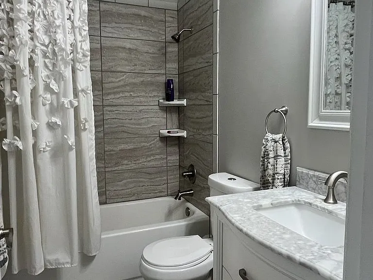 1327 Christy Ave — Photo 10