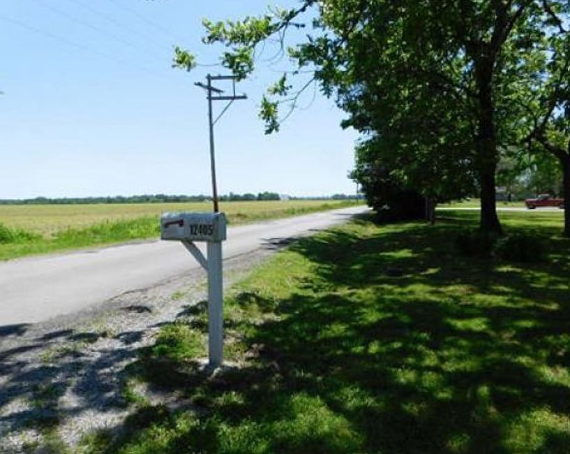 Exterior Neighborhood (street photo)