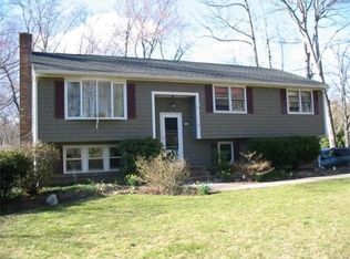 14 Tanglewood Dr, Milford, MA 01757