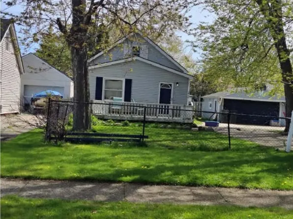 28108 Hughes St, Saint Clair Shores, MI 48081