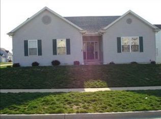 2 Carleton Ct, Bloomington, IL