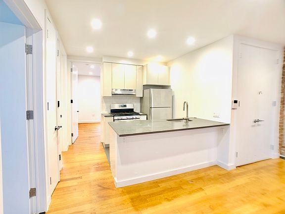 3rd image of 3971 Gouverneur Ave APT 6A