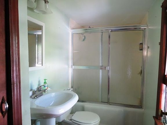 Upstairs Bathroom