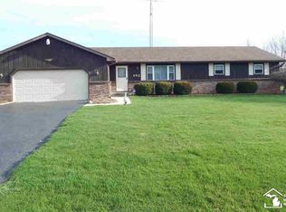 492 Smith Rd, Temperance, MI 48182