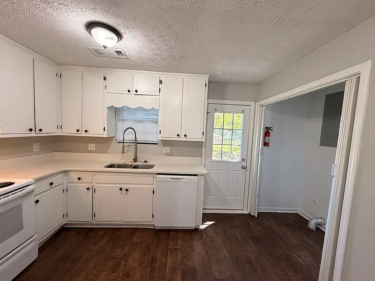 425 Lakewood Dr SW #436 — Photo 5