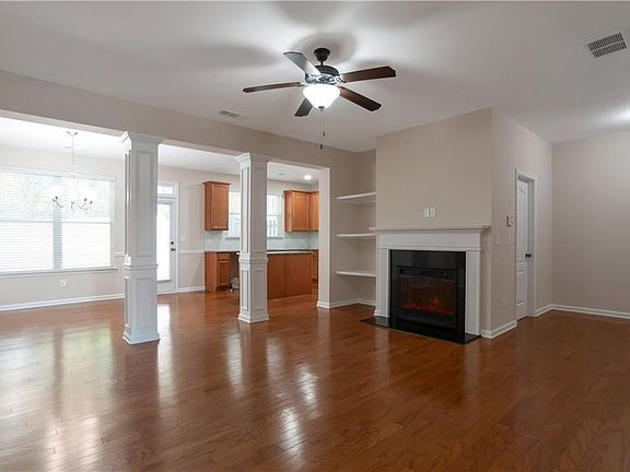 2nd image of 3275 Clear View Dr