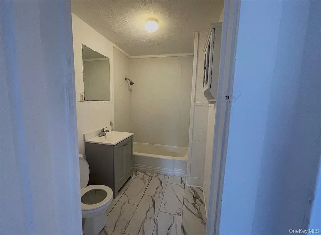 2 bed, 1068 sqft, $2,350 — Photo 4