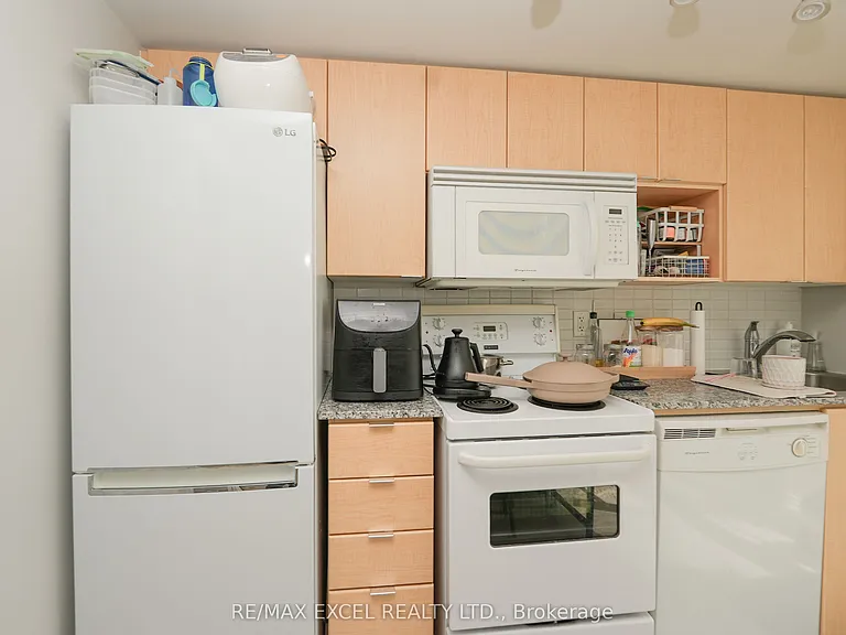 11 Brunel Ct #2316 — Photo 16