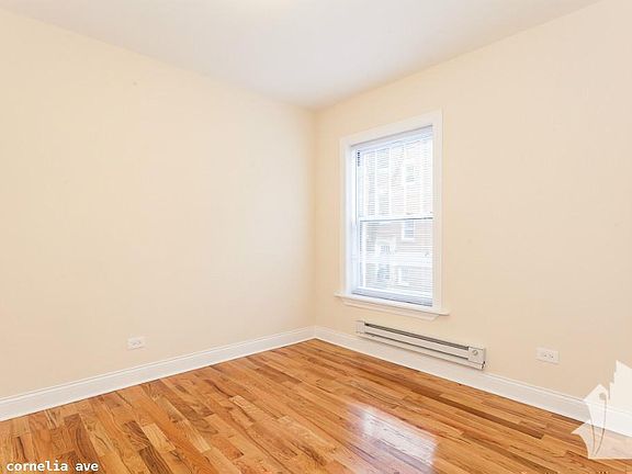 5th image of 949 W Cornelia Ave #627