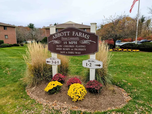 312 Abbott Farm Lane, Hudson, NH 03051-3682