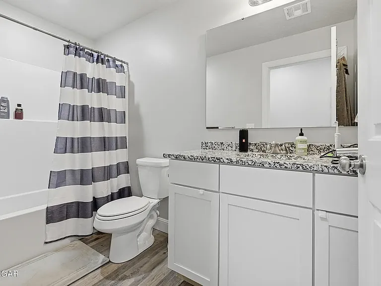 402 N Jackson Ave — Photo 6