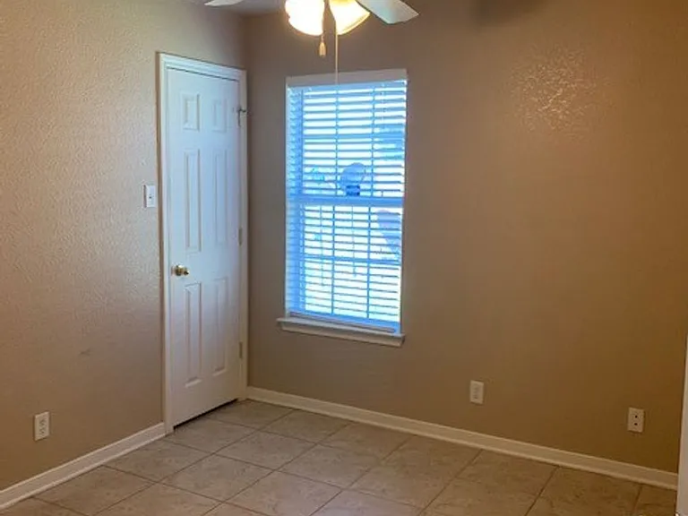 4904B Heather Ln — Photo 5
