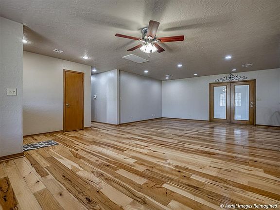 5th image of 5756 Willow Brook Ln