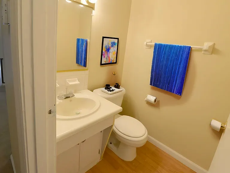 Carriage House Apartments — Photo 22