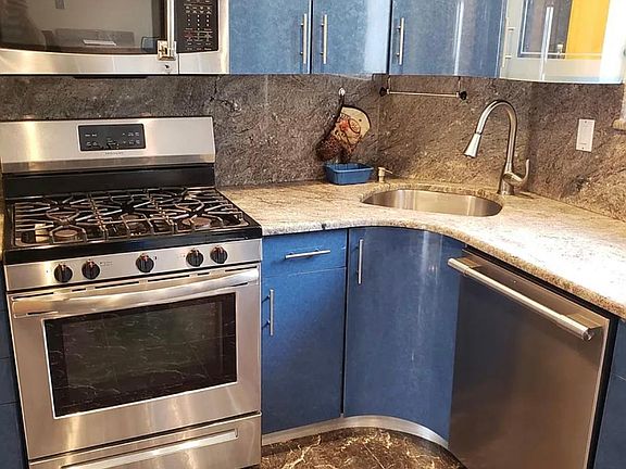 4th image of 55 Claradon Ln