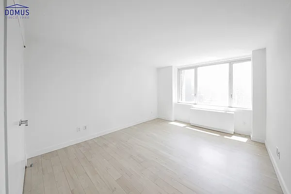 Rented by Domus Realty | media 6