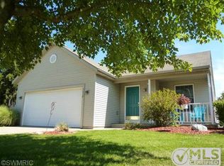 3074 Winter Ridge Dr, Holland, MI 49424