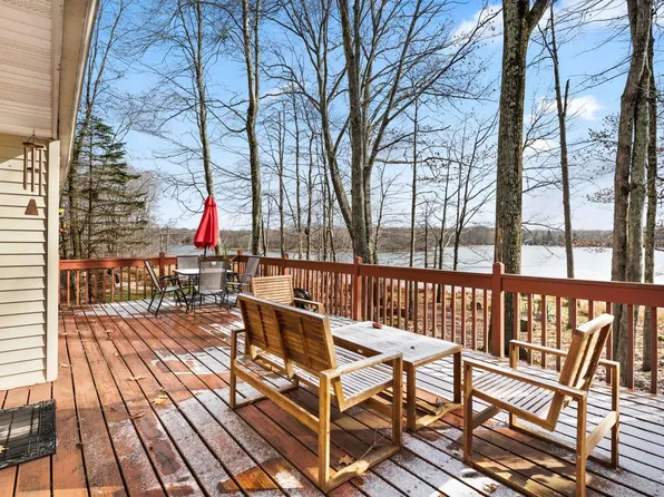 142 Cottontail Ln, Pocono Lake, PA 18347