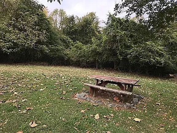 2nd image of 5635 Sandhill Dr