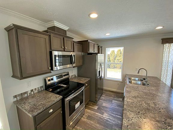 3rd image of 131 W Zimmer Dr