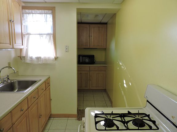 3rd image of 3306 Niagara St
