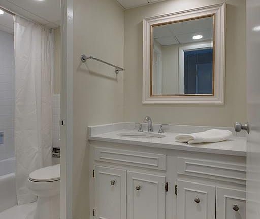 3rd image of 3415 W End Ave #1009