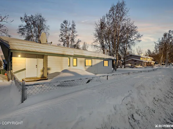 3821 Checkmate Dr, Anchorage, AK 99508