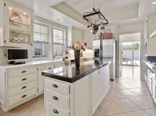 52 Waterside Cir, San Rafael, CA 94903