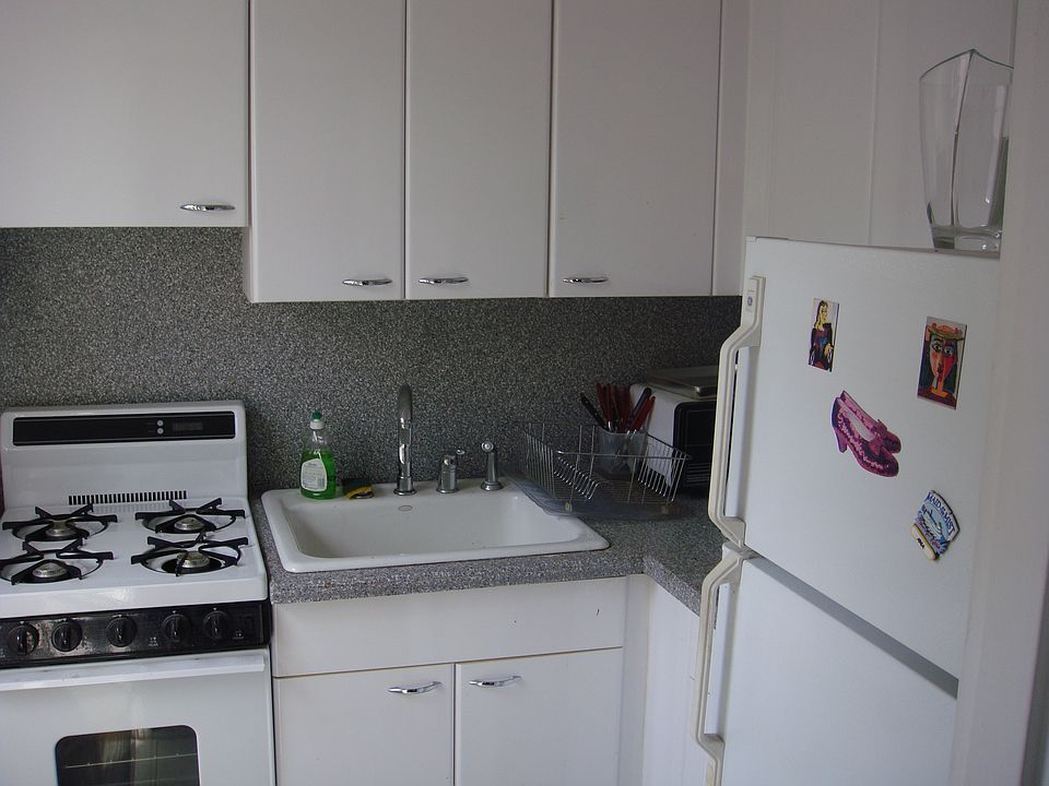 1st image of 330 W 55th St APT 5D