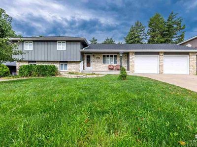 1715 Cedar Crest Dr, Manhattan, KS, 66503