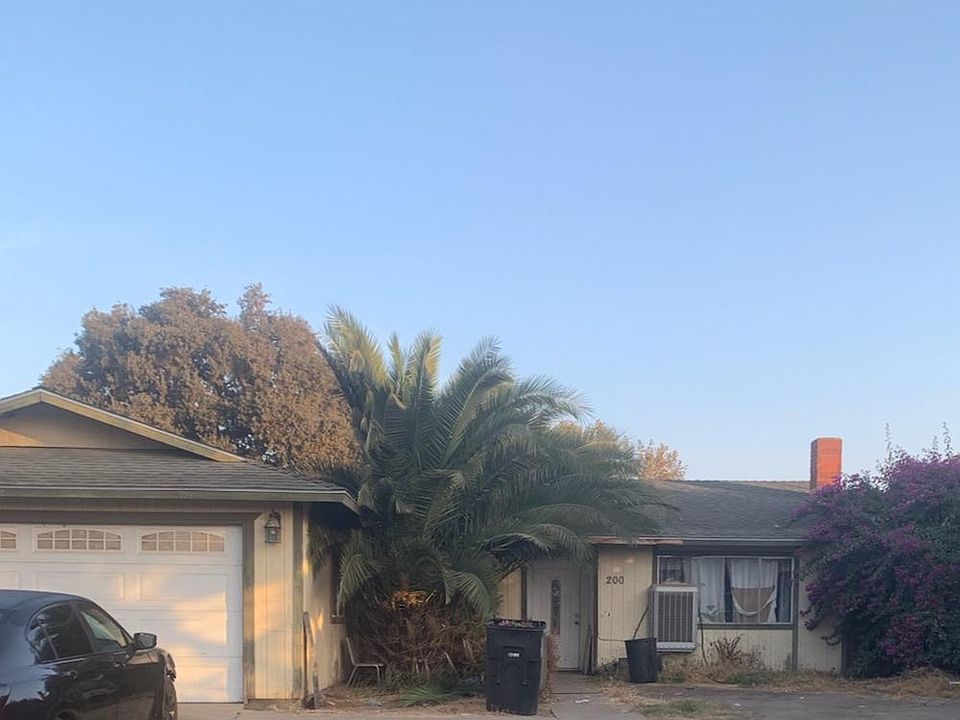 2nd image of 200 E Modoc Ave