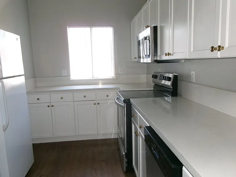1201 E G St — Photo 1