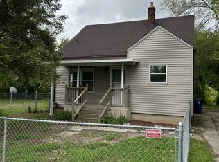 4402 Red Arrow Rd, Flint, MI 48507