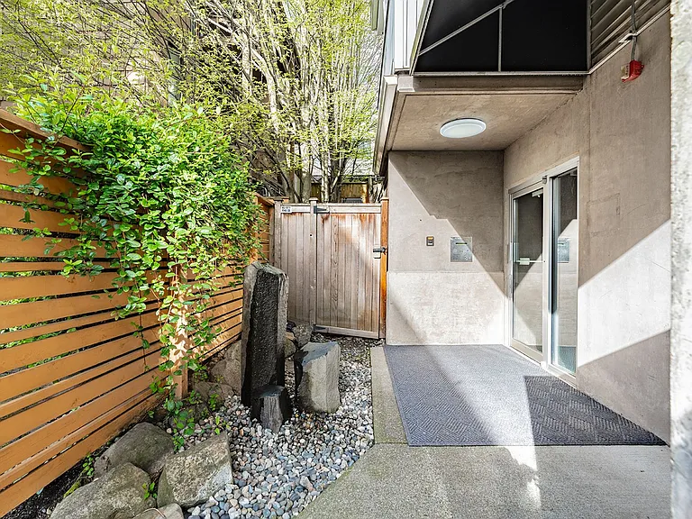 Hillside 411 — Photo 9