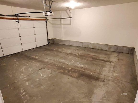 3rd image of 2091 Bluegrass Cir