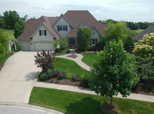 825 Winners Cup Ct, Geneva, IL 60134