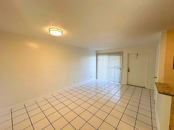 5th image of 519 W Kalmia Dr APT 8