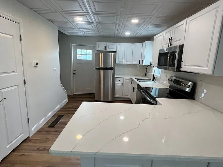820 Main St — Photo 3