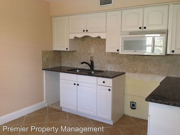 3rd image of 2102 Alamanda Dr APT 205