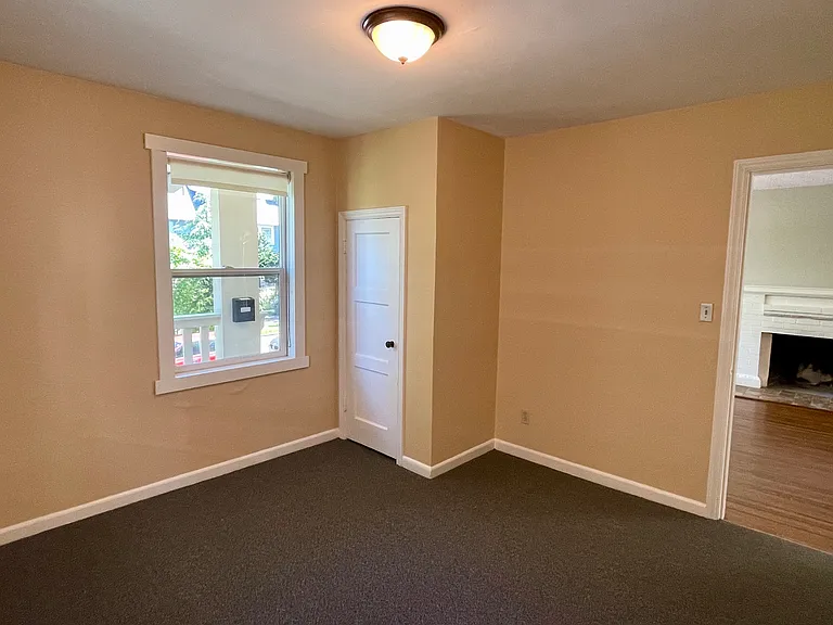 5225 19th Ave NE — Photo 14