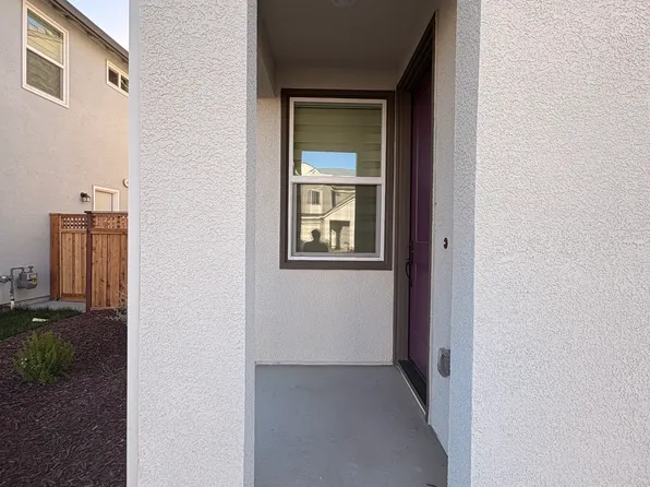 17061 Aldergrove Ct, Lathrop, CA 95330