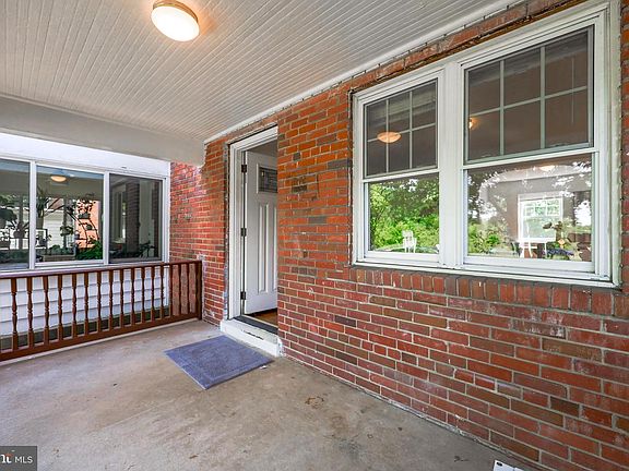 5th image of 2316 Washington Blvd