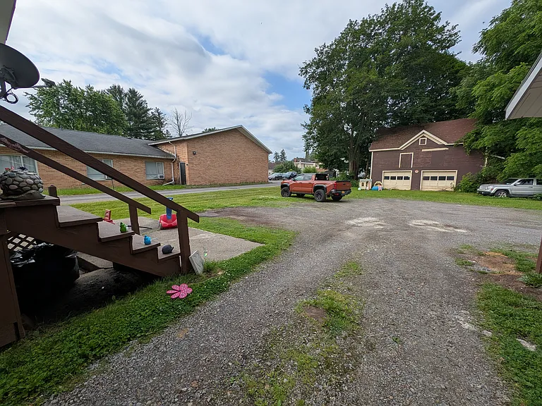 Plenty of offstreet parking in the rear