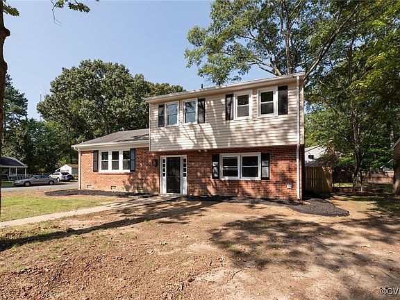 4th image of 1940 Greenfield Dr