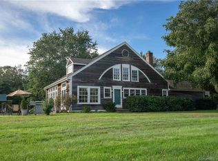 12 West Ln, Niantic, CT 06357