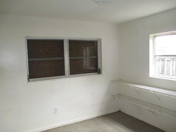 4th image of 5912 Bimini Cir W