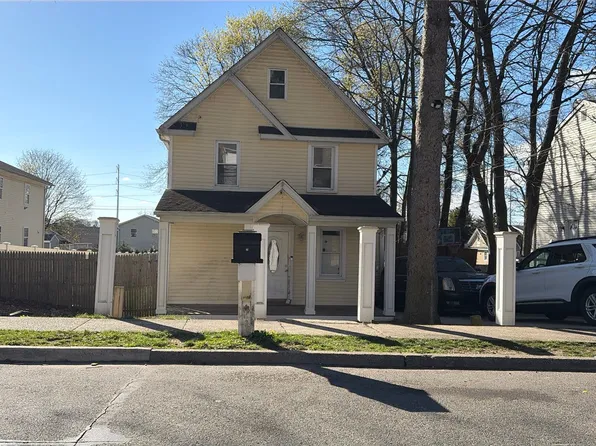 136 Columbia St, Huntington Station, NY 11746