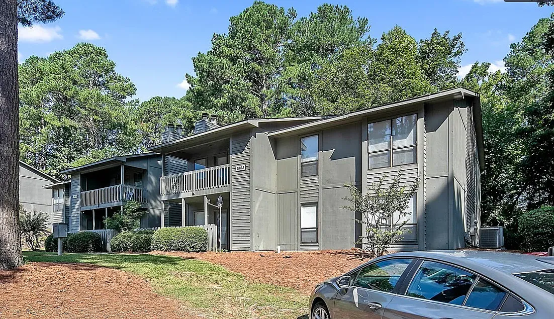 Building Photo - 1908 Tryon Dr