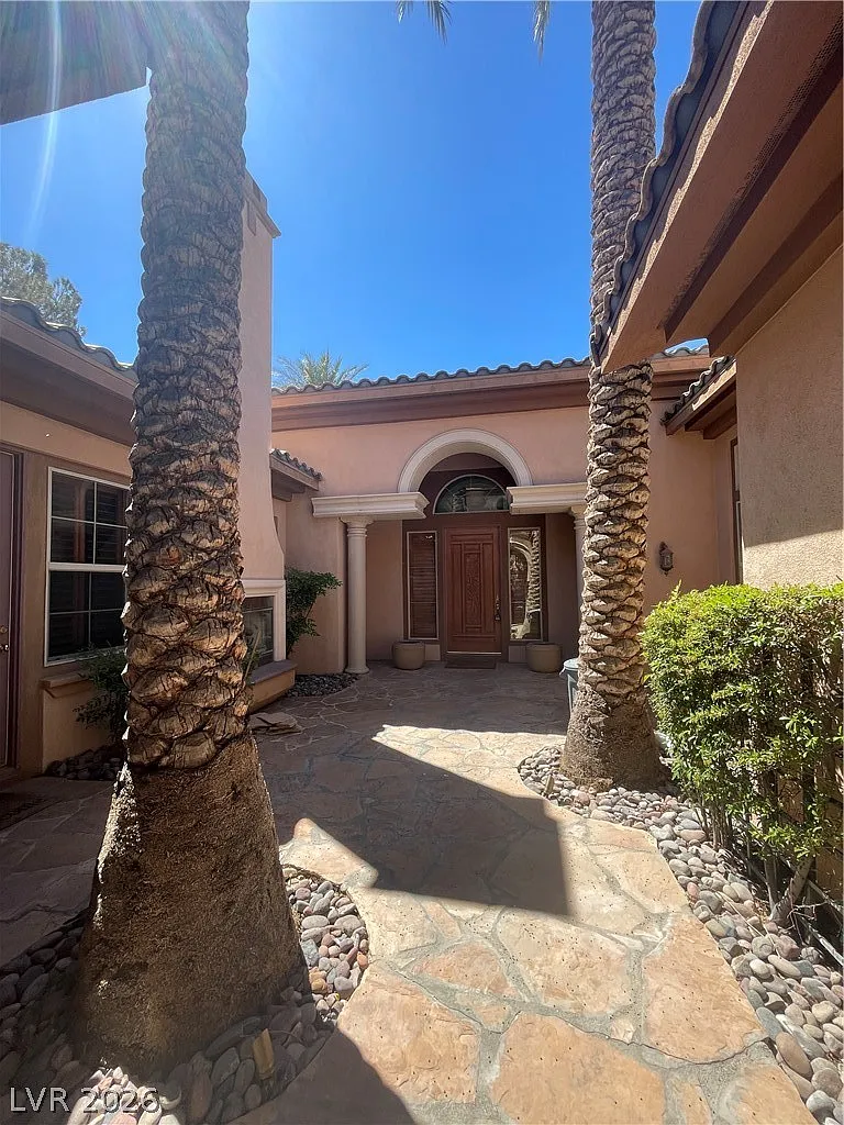 2 bed, 2.5 bath, 3654 sqft, $4,500 — Photo 3