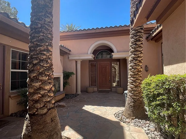 53 Avenida Sorrento — Photo 3